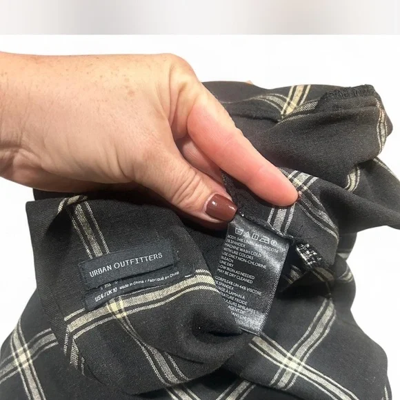 Urban Outfitters | Cream & Black Plaid Jumpsuit Open Keyhole Back Size 6 - Picture 4 of 8